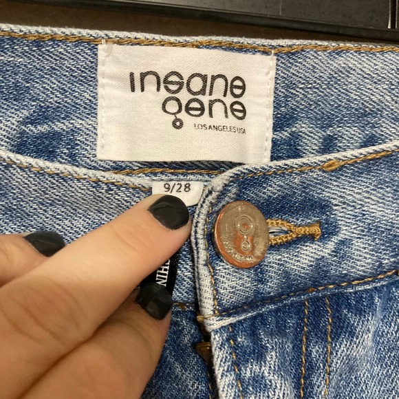 insane gene Womens High Waisted Distressed Raw Hem Jeans Size 9 28 Light Wash - Picture 4 of 7